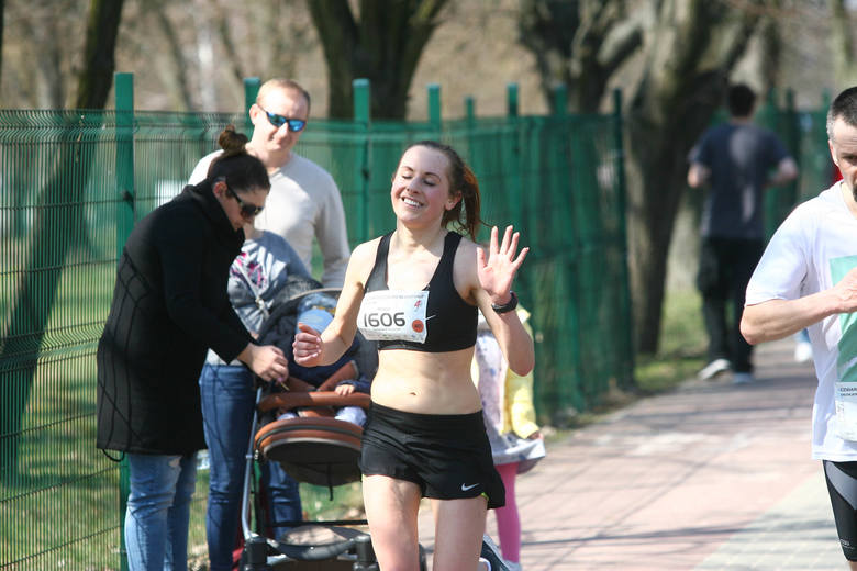 Uśmiechnięta Patrycja zmierza po zwycięstwo [fot. kurierlubelski.pl]