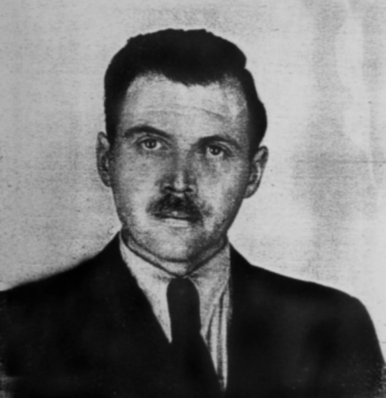 Josef Mengele. Pochodził z Bawarii. Urodził się w 1911 r.  Podczas studiów medycznych na uniwersytecie w Monachium, w połowie lat 30., wstąpił w szeregi
