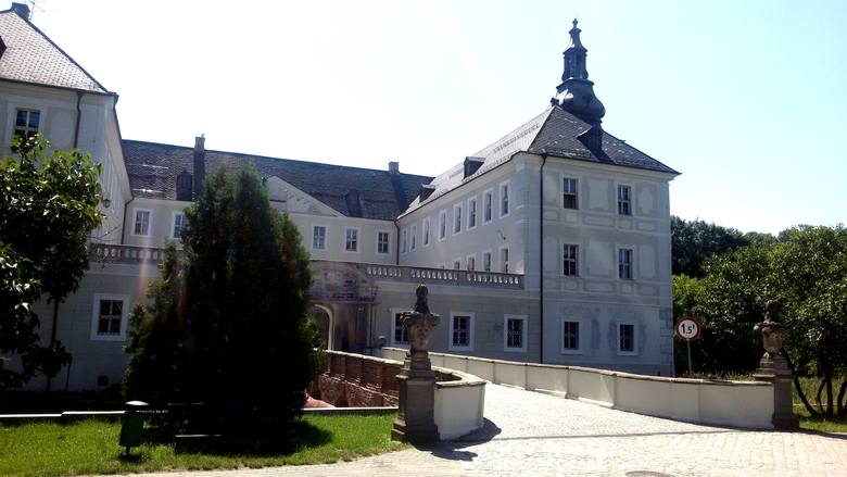 Pałac znajdujący się w Zaborze ma do zaoferowanie najciekawsze historie w regionie. O paszy spod Wiednia, synu hrabiny Cosel i cesarzowej...