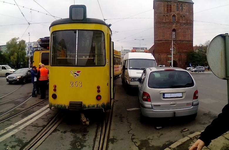 W centrum Gorzowa wykoleił się tramwaj