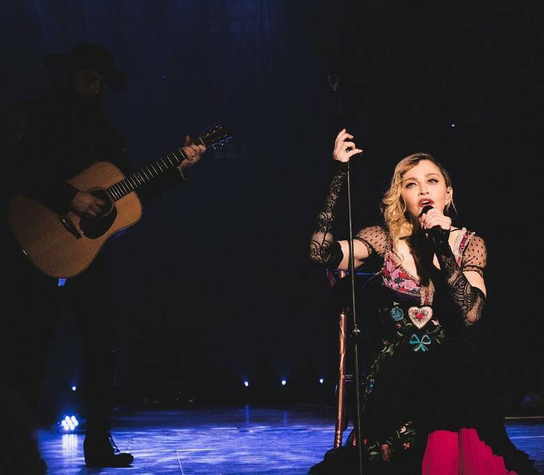 Madonna nakrzyczała na fana, bo siedział na jej koncercie. Okazało się, że siedział na wózku inwalidzkim