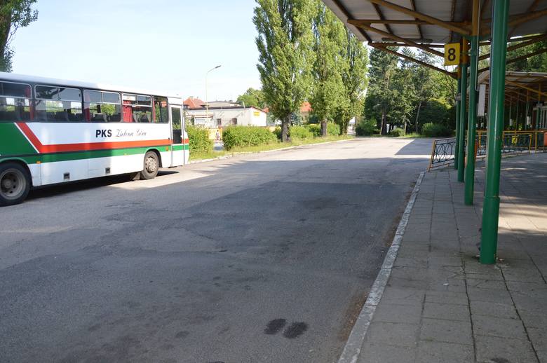 Autobusy mają stać  przy dworcach PKP 