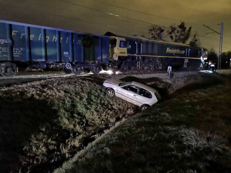 Wrocław Wypadek na Brochowie. Pociąg uderzył w samochód