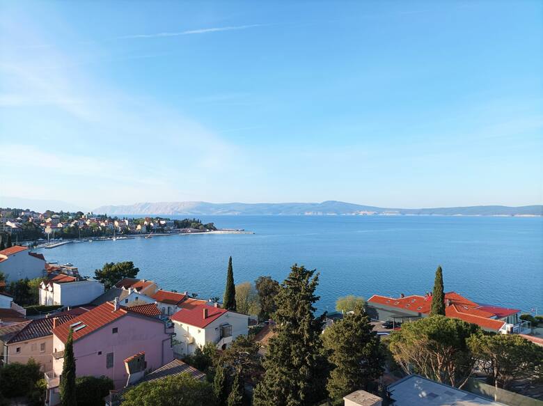Z hotelu Katarina, w którym się zatrzymaliśmy, rozciąga się piękny widok na Zatokę Kvarnerską i wyspę Krk, największą w Chorwacji.