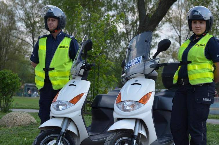 Policjanci z Radomia patrolują miasto na skuterach