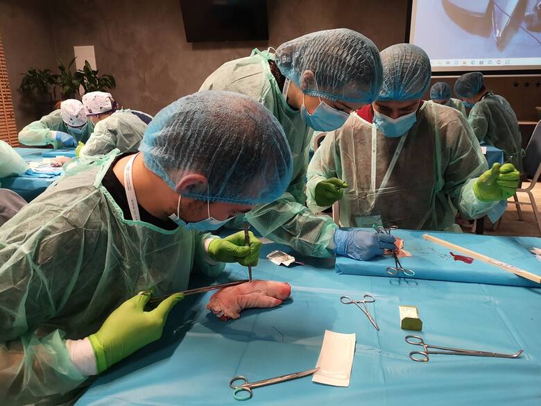 Mistrzostwa Polski w Szyciu Chirurgicznym Studentów Medycyny odbyły się po raz czwarty - po dwuletniej przerwie spowodowanej pandemią koronawirusa -