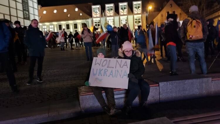 Miasta w całej Polsce i Europie organizują akcje solidarności z Ukrainą