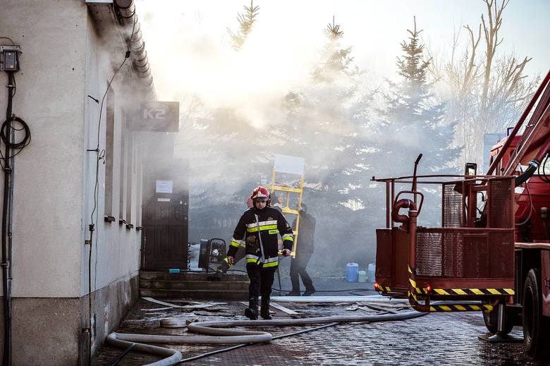 Pożar w Skierniewicach przy ul. Piłsudskiego [ZDJĘCIA]