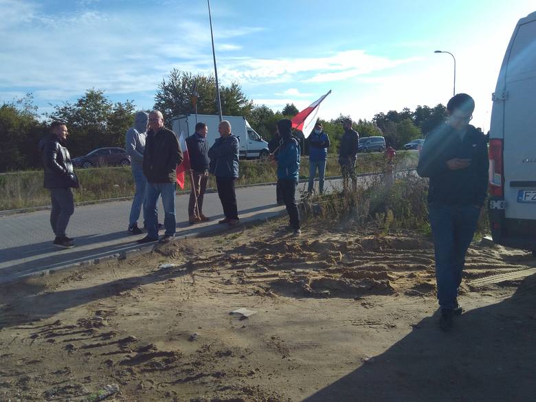 Wjazdy na S3 blokowane przez rolników. Co dzieje się w Lubuskiem? Protest rolników na węźle koło Sulechowa i pod Gorzowem