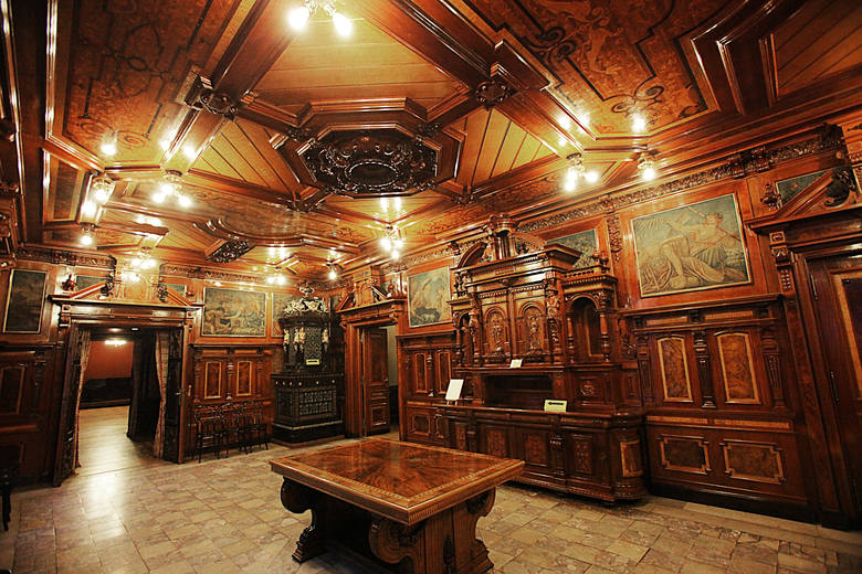 Jedna z sal pałacu Scheiblera, w którym dziś mieści się łódzkie Muzeum Kinematografii. W takich miejscach bawiła się elita Łodzi