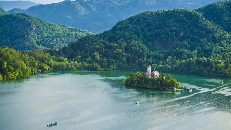 CC BY-SA 2.0Słowenia to kraj niezwykle piękny i bogaty przyrodniczo. Wybierzcie się z nami na wycieczkę po najciekawszych miejscach tego niedużego p