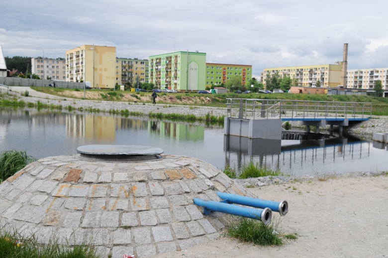 Dzieci z Czerwieńska projektują przyszły teren rekreacyjny nad zalewem.