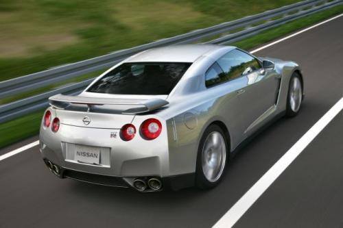 Fot. Nissan:Pełne wykorzystanie mocy silnika zapewnia dopracowane zawieszenie oraz przyczepne ogumienie