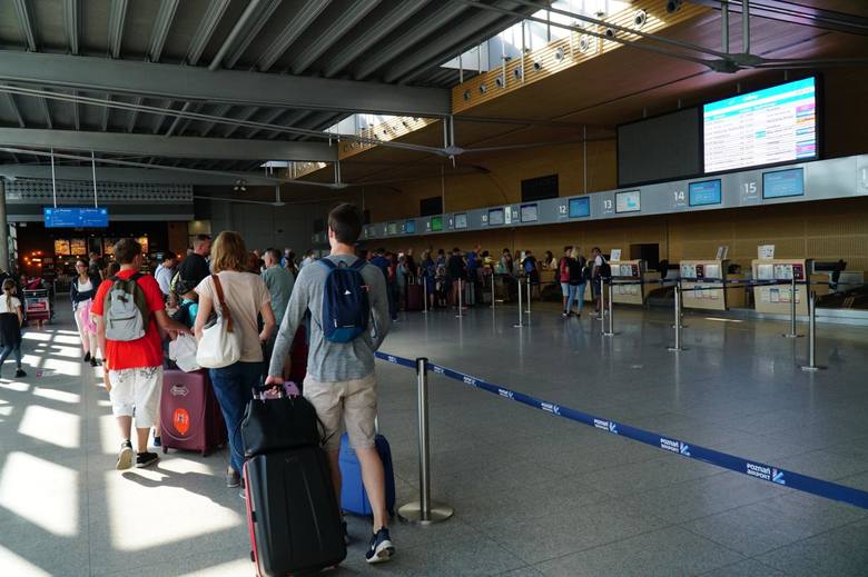 Poznańskie lotnisko Ławica od kilku lat toczy spory sądowe zmieszkańcami okolicznych terenów o tzw. odszkodowania za hałas.