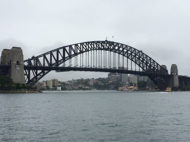 Słynny most Harbour Bridge w Sydney.