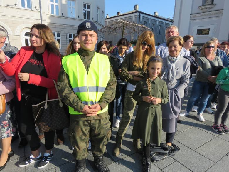 Klasy wojskowe ZDZ zaprezentowały się na pl. Jana Pawła II w Wadowicach