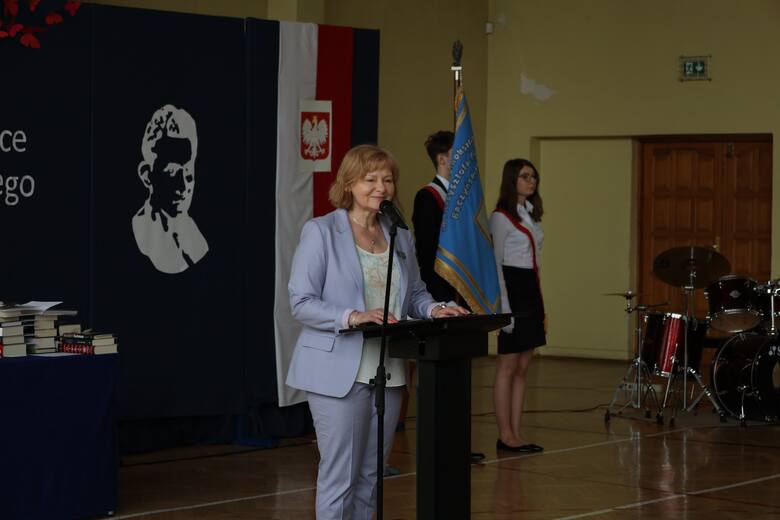 Maturzyści z IV LO w Olkuszu zakończyli swój ostatni rok szkolny