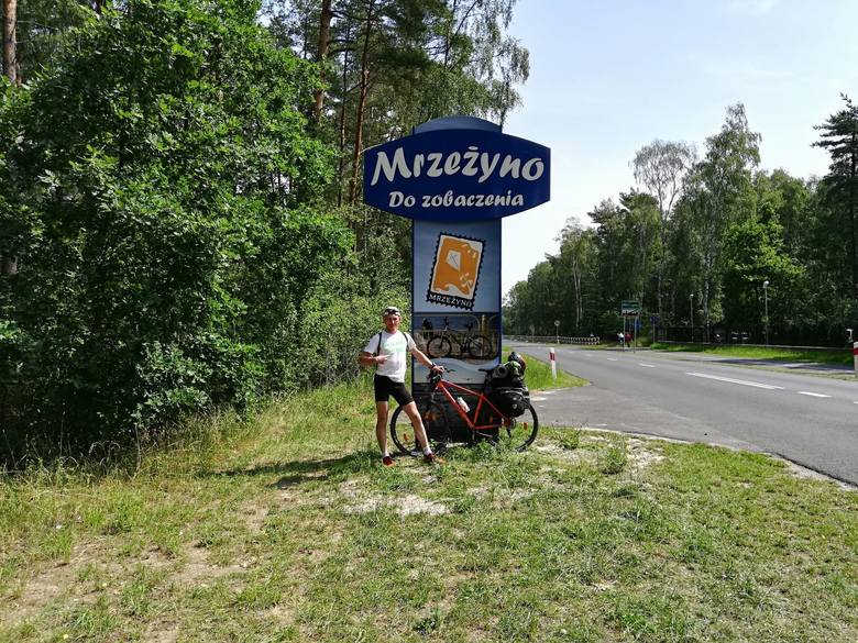 Sławomir Tarczewski rok temu wybrał się na Hel, teraz wyrusza w podróż dookoła Polski, aby pomóc Hani Ziółek.