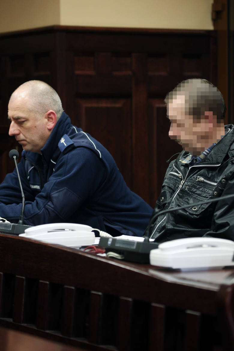 Sąd Okręgowy w Słupsku uniewinnił Stefana N. z Główczyc, oskarżonego o zabójstwo syna Andrzeja.  Sąd stwierdził, że bez wątpienia mamy do czynienia z obroną konieczną. 