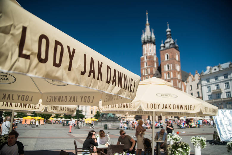 Lody Jak Dawniej coraz częściej trafiają do krakowskich restauracji i kawiarń