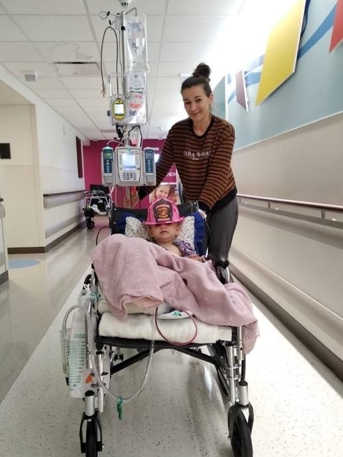 Julia Zawodna-Klimowicz to mieszkanka Plewisk, która z powodu choroby córki Matyldy wraz z rodziną wyjechała na Florydę. Tam jednak okazało się, że sama potrzebuje pomocy, ponieważ zdiagnozowano u niej złośliwy nowotwór. Na swoje leczenie potrzebuje blisko 4 mln zł.