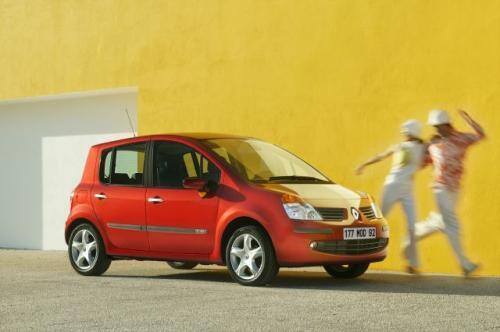 Fot. Renault: Renault Modus to bardzo ciekawy pojazd o odważnej linii nadwozia.