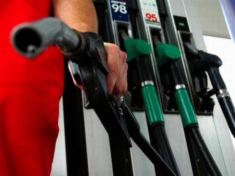 Ceny paliw - benzyna i olej napędowy tanieją, LPG bez zmian