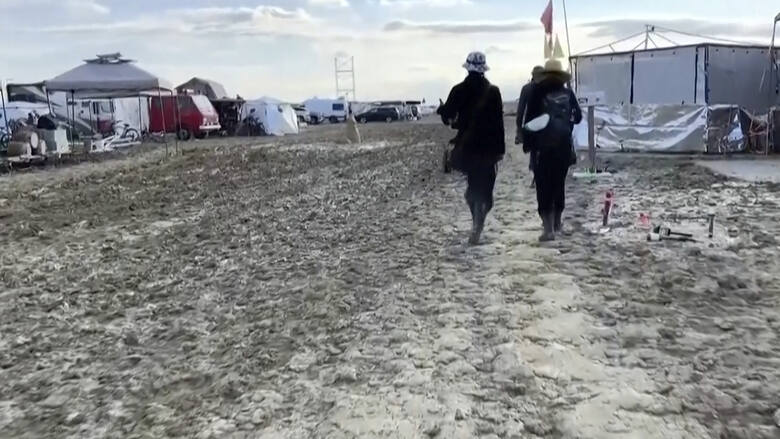 Ponad 70 tys. osób pozostaje uwięzionych na festiwalu Burning Man.