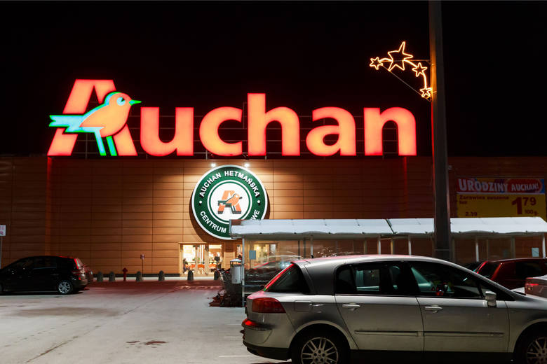 <strong>WIELKANOC 2016 SKLEP AUCHAN - GODZINY OTWARCIA</strong><br /> Sklepy Auchan w Wielki Piątek 25 marca będą czynne w normalnych godzinach czyli od 8.00 do 22.00. W Wielką Sobotę 26 marca sklepy sieci Auchan będą otwarte do godz. 18.00. W Wielkanoc 27 marca i w Lany Poniedziałek 28 marca sklepy...