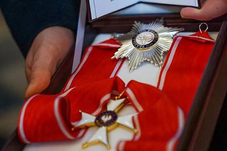 Andrzej Malinowski został pozbawiony Krzyża Komandorskiego z Gwiazdą Orderu Odrodzenia Polski oraz Krzyża Komandorskiego Orderu Odrodzenia Polski.