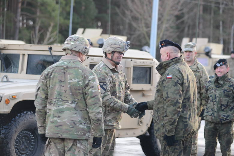 Powitanie żołnierzy USA na granicy w Olszynie.