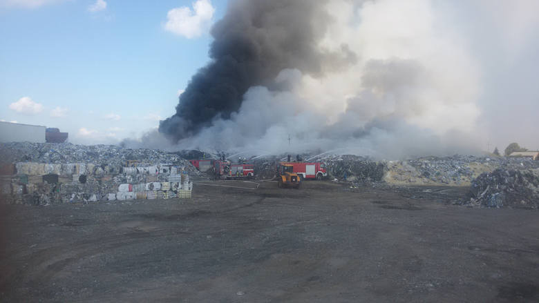 Pożar hałdy śmieci w firmie Wexpool we wrześniu 2015 r.