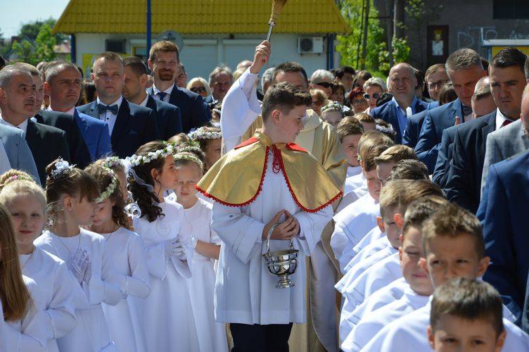I komunia święta w parafii garnizonowej w Skierniewicach [ZDJĘCIA]