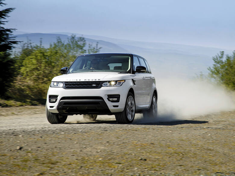 Range Rover w nowychsilnikach znaczącozmniejszył emisję szkodliwychsubstancji. Od2015 roku limit CO2 (czylitakże spalania) wyniesie130 gram na kilometr,a