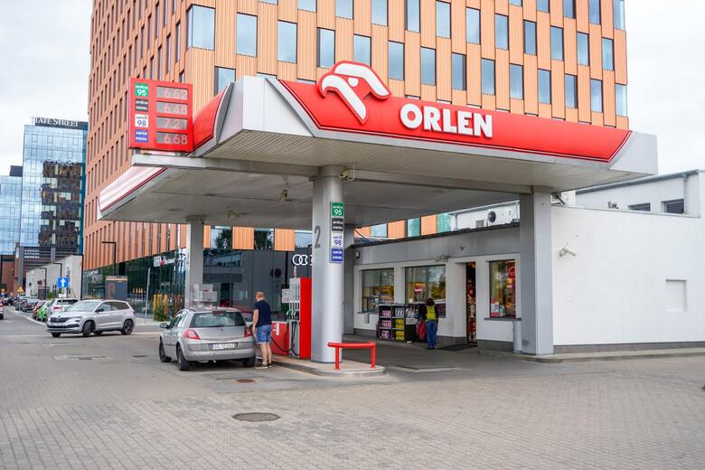 Komisja Europejska wyraziła zgodę na przejęcie przez Orlen 266 stacji paliw w Austrii