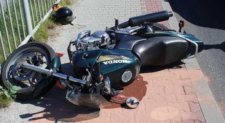 We Włosienicy, na ulicy Długiej, młody motocyklista spowodował wypadek