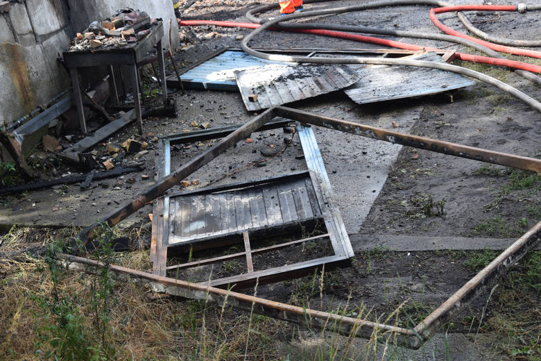 W czwartek 30 czerwca pożar strawił cały budynek warsztatu samochodowego w Nowinach Wielkich.