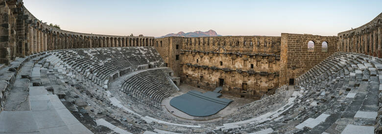Ogromny teatr w Aspendos mógł pomieścić 20 tys. widzów.