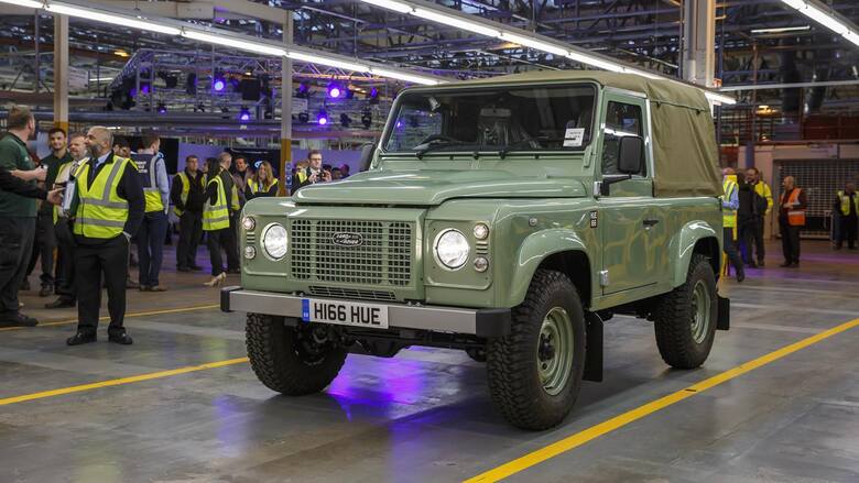 Ostatni model Defendera w 2016 r. wyjeżdża z fabryki w SolihullFot. Land Rover