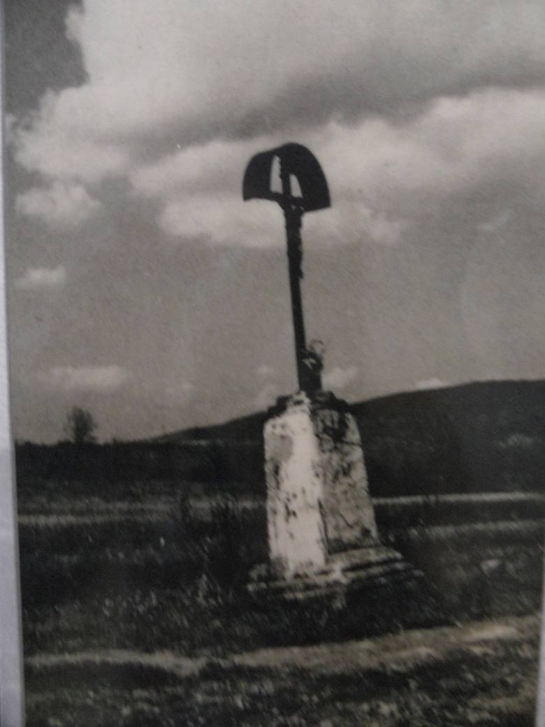 Reprint: Boża Męka z metalowym krzyżem z 2 poł XIX w. w tzw. Łęgu (obecnie przeniesiona stoi przy Alei Piłsudskiego), prawd. lata 30. XX w. 