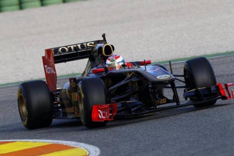 Nowy bolid Lotus Renault GP przetestowany przez Pietrowa