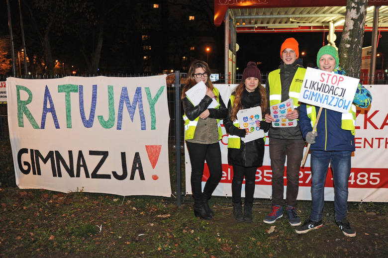 Poznańscy uczniowie walczą o gimnazja