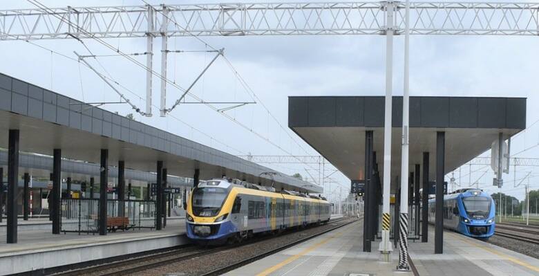 Modernizacja linii 93 i stacji w OświęcimiuTo jedno z największych przedsięwzięć realizowanych dzięki wsparciu pieniędzy unijnych. W ramach tej inwestycji