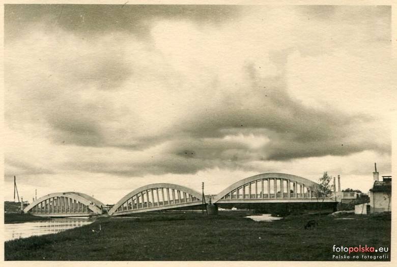 Most Warszawski w Łowiczu zniknął z krajobrazu miasta kilkanaście lat temu [Zdjęcia]
