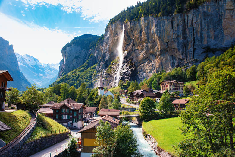 Szwajcarska wioska Lauterbrunnen