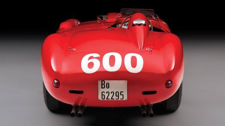 Powstały tylko 4 egzemplarze auta. Za napęd Ferrari 290 MM odpowiada widlasty silnik V12 o pojemności 3.5 litra. Jednostka dostarcza 320 KM mocy / Fot.