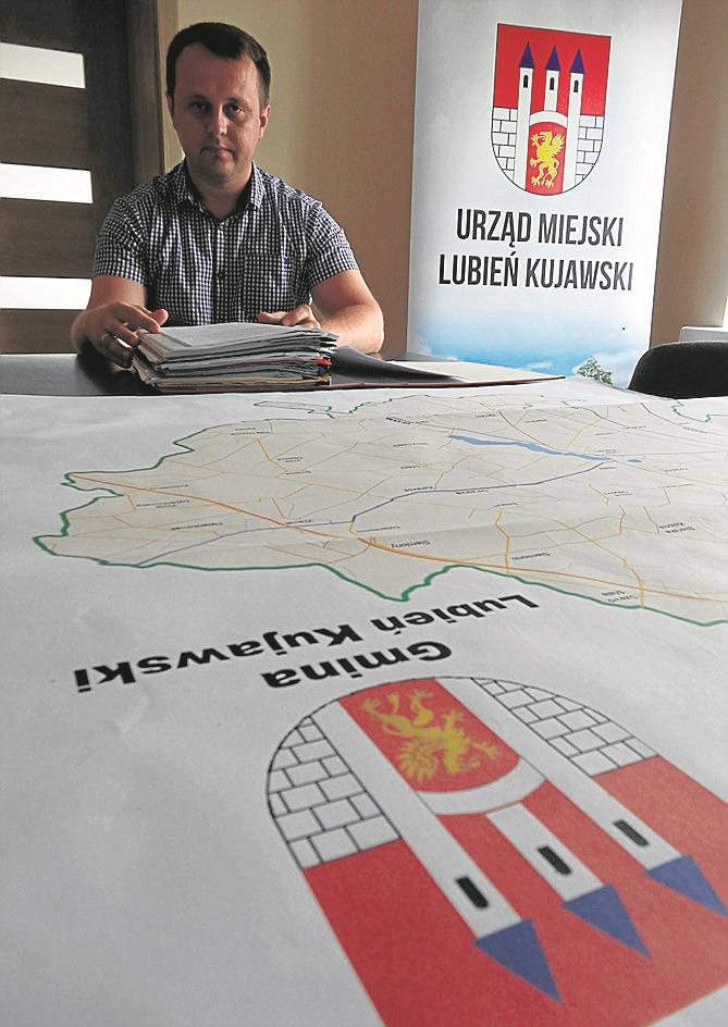 Krzysztof Wiliński, burmistrz Lubienia woli nie myśleć jak były przeprowadzane inne inwestycje w gminie