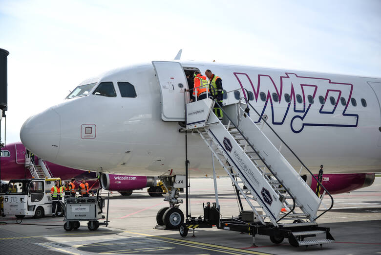 Samolot Wizz Air.