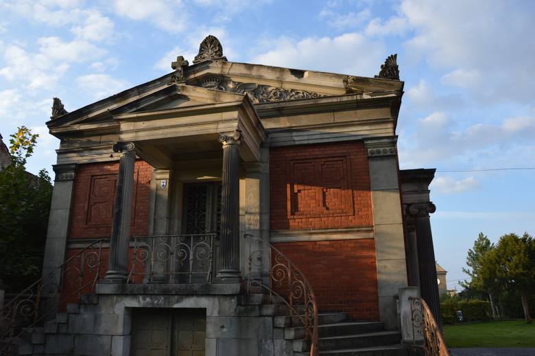 Pasjonaci historii ratują mauzoleum w Kopicach