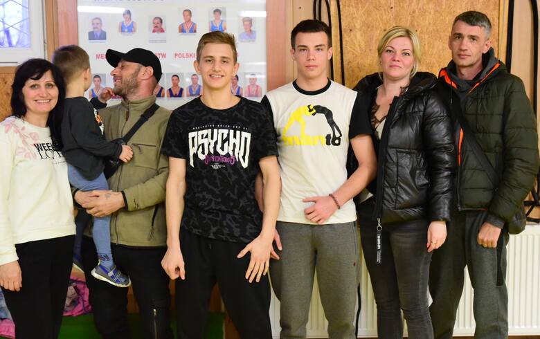 Siedemnastoletni Oleh i szesnastoletni Jura do Żar przyjechali z rodzicami. Z Odessy, oddalonej od naszego miasta o ponad 1500 kilometrów, jechali 5